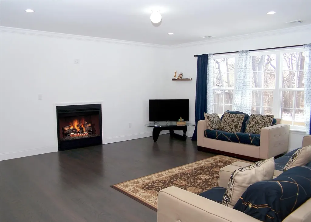 22 Maple Avenue Holbrook NY 11741