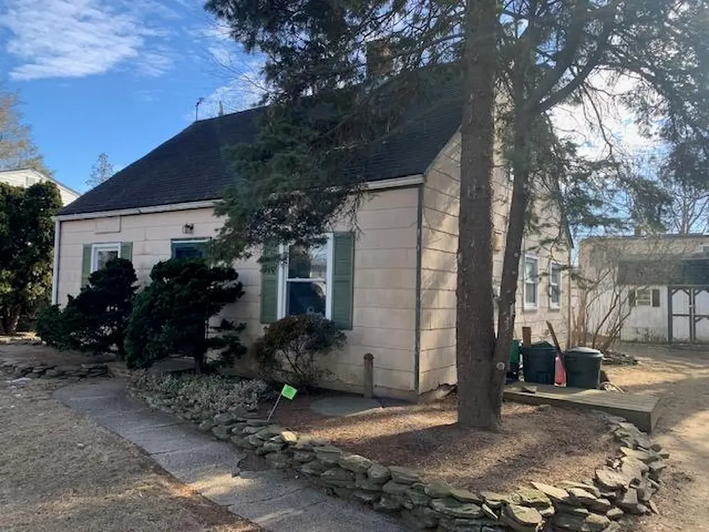 158 Periwinkle Road Levittown NY 11756