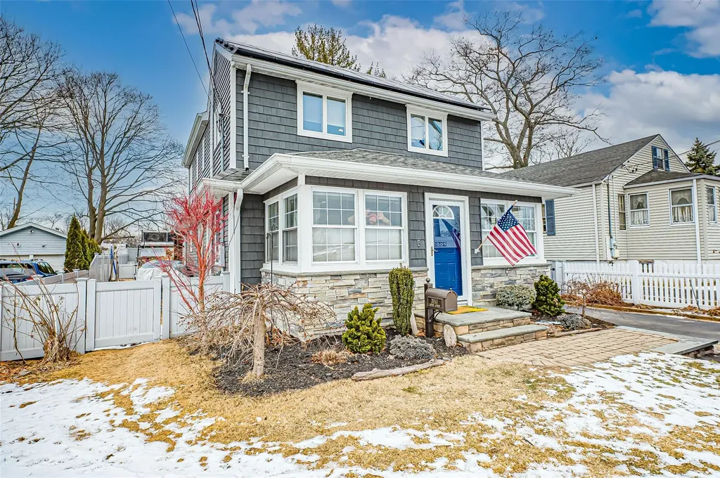 3553 Locust Avenue Wantagh NY 11793