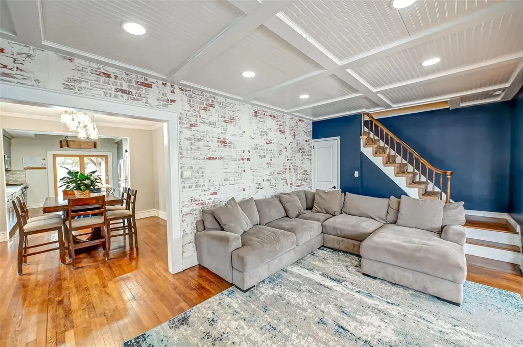 3553 Locust Avenue Wantagh NY 11793