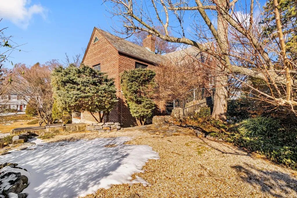 18 Cherwing Road Yonkers NY 10701
