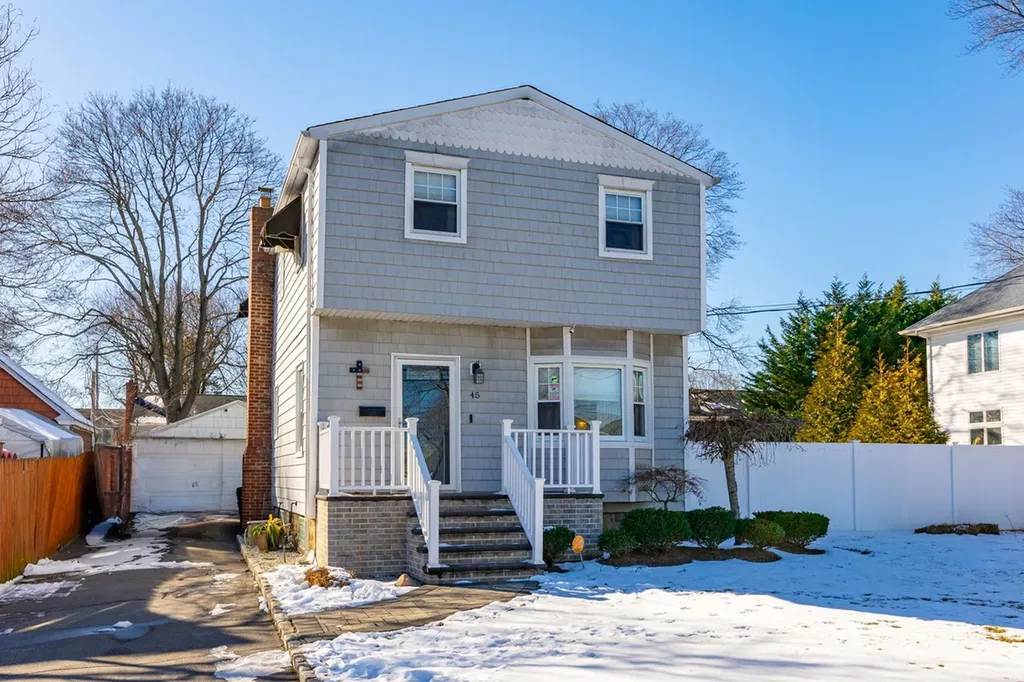 45 S Oregon Road West Babylon NY 11704
