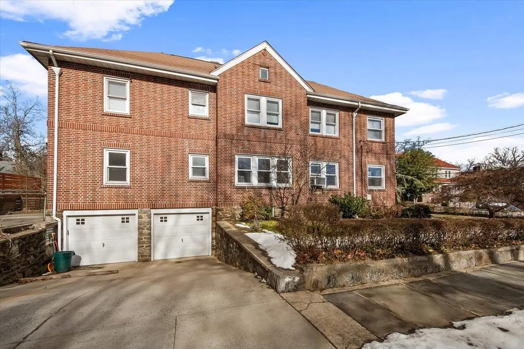 182 Lawrence Street Mount Vernon NY 10552