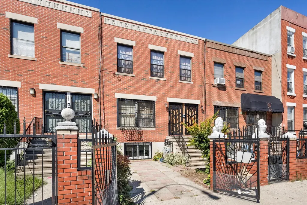 727 Lexington Avenue Brooklyn NY 11221