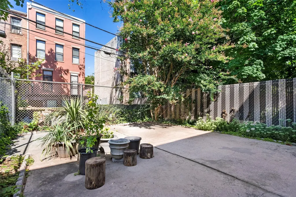 727 Lexington Avenue Brooklyn NY 11221