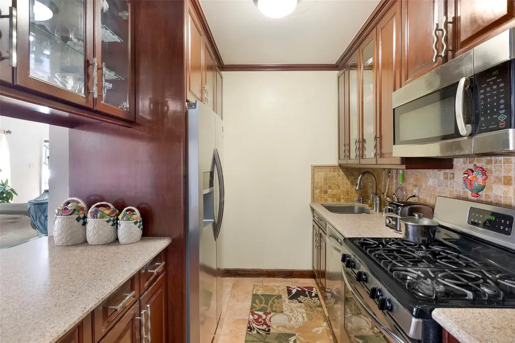 727 Lexington Avenue Brooklyn NY 11221