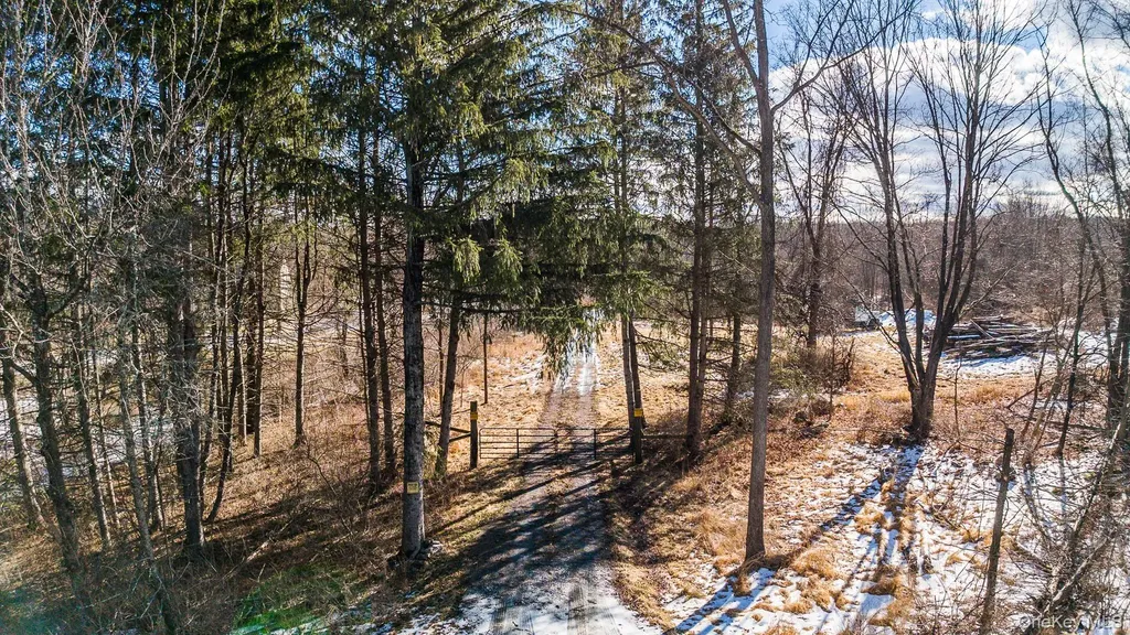 64 Seaman Road Middletown NY 10941