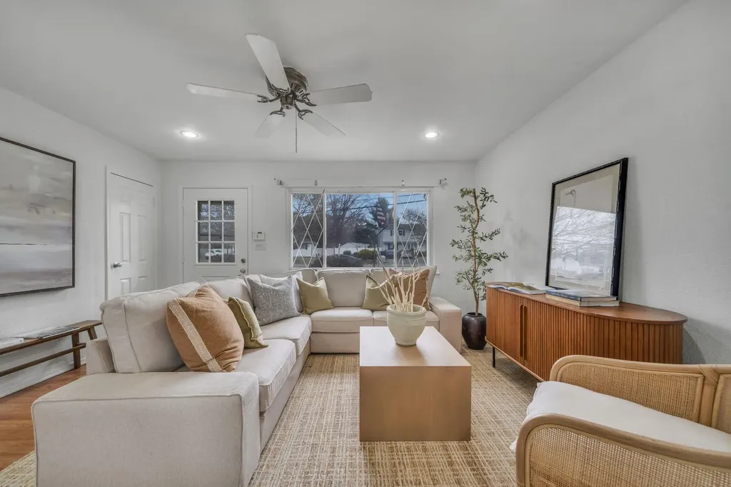 12 Stewart Street Bay Shore NY 11706