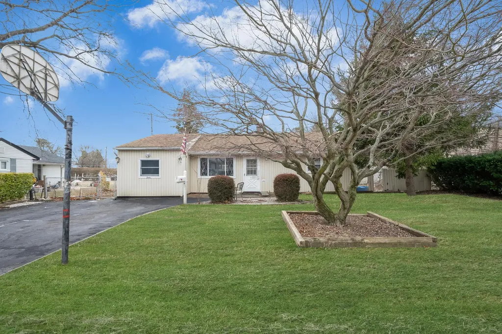 12 Stewart Street Bay Shore NY 11706