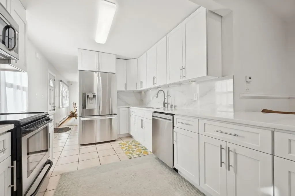13 Daisy Lane Levittown NY 11756