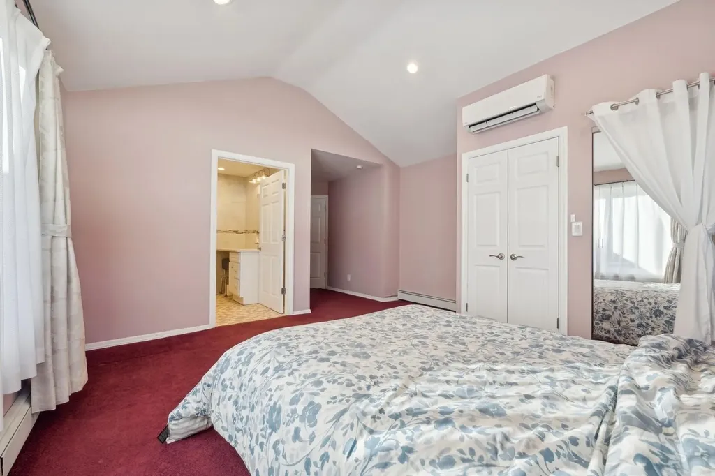 13 Daisy Lane Levittown NY 11756