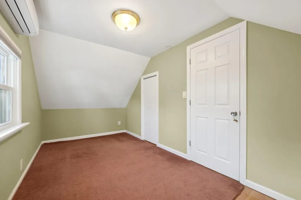 13 Daisy Lane Levittown NY 11756
