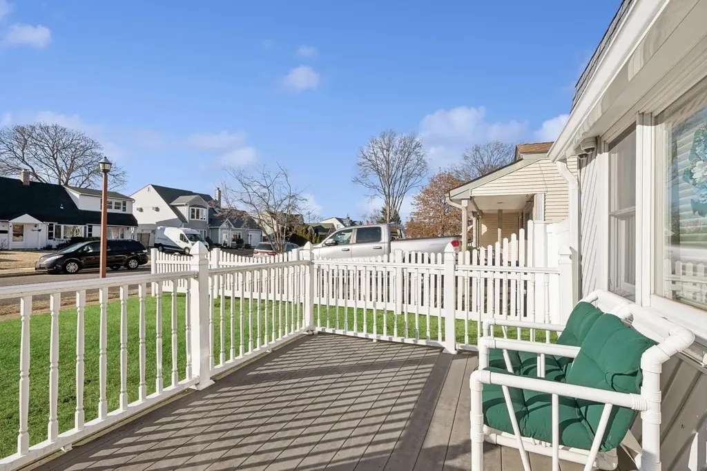 13 Daisy Lane Levittown NY 11756
