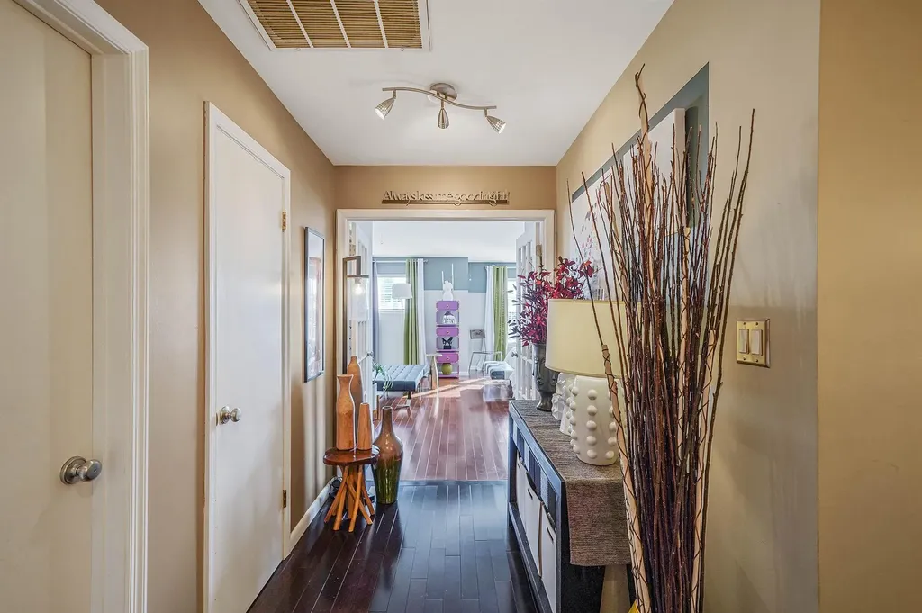 10 Summerfield Circle Central Islip NY 11722