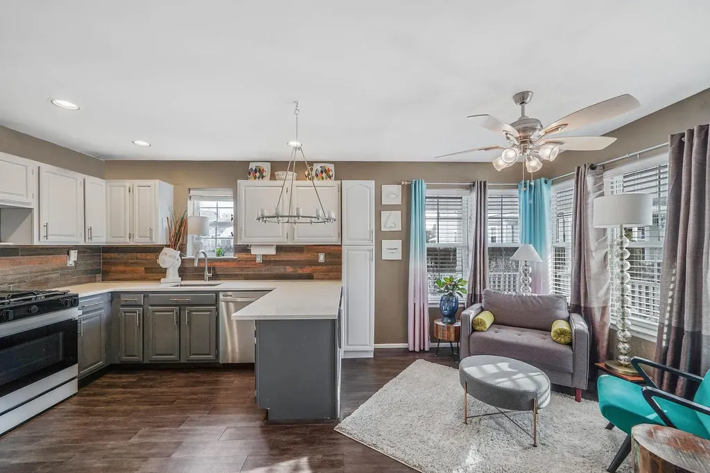 10 Summerfield Circle Central Islip NY 11722