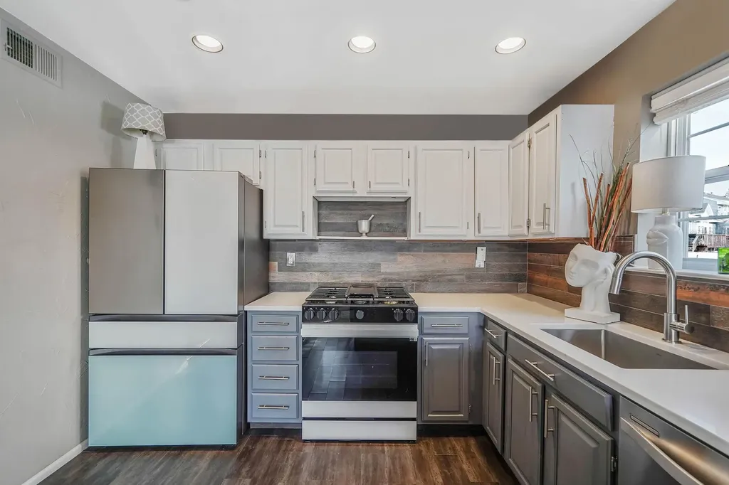 10 Summerfield Circle Central Islip NY 11722
