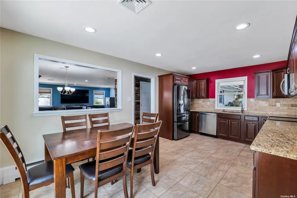 5 Skylark Lane Stony Brook NY 11790