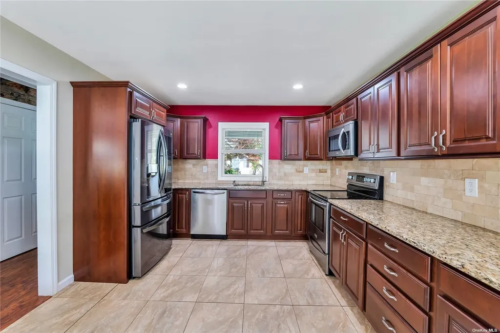 5 Skylark Lane Stony Brook NY 11790
