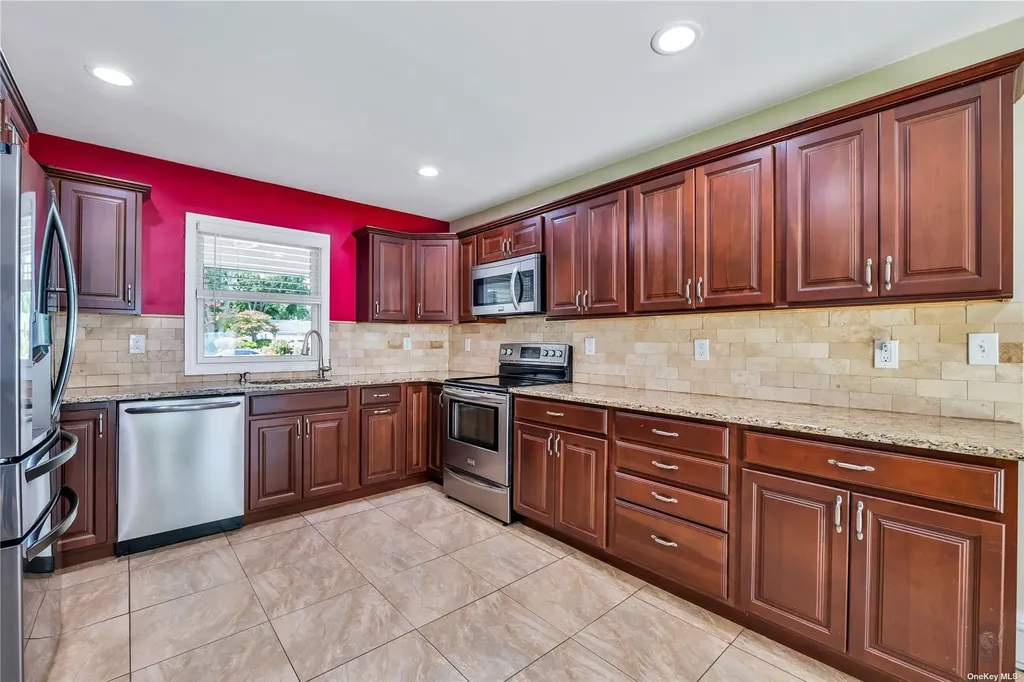 5 Skylark Lane Stony Brook NY 11790