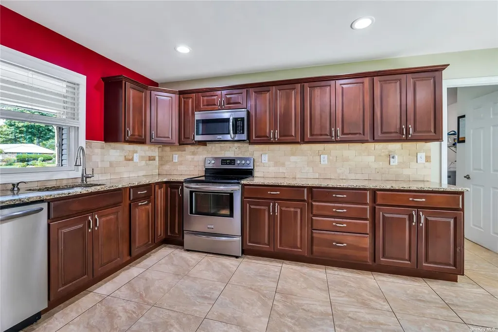 5 Skylark Lane Stony Brook NY 11790