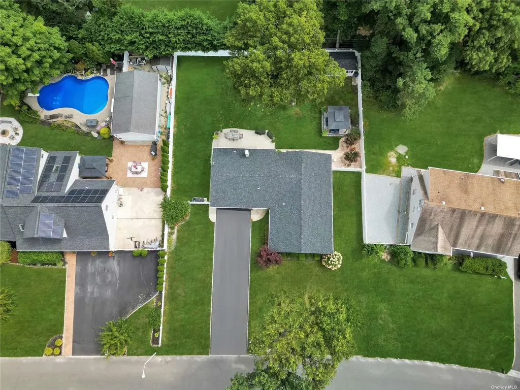 5 Skylark Lane Stony Brook NY 11790
