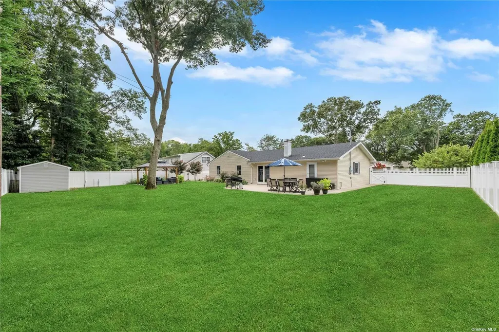 5 Skylark Lane Stony Brook NY 11790