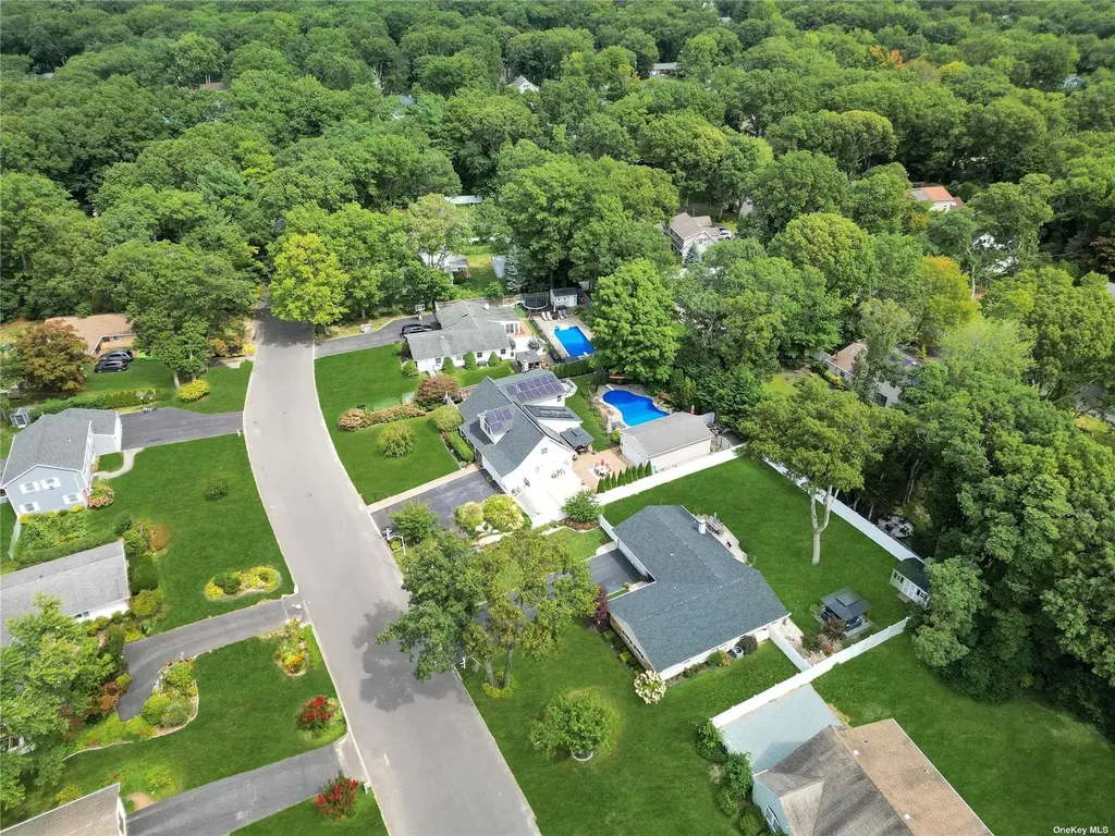 5 Skylark Lane Stony Brook NY 11790