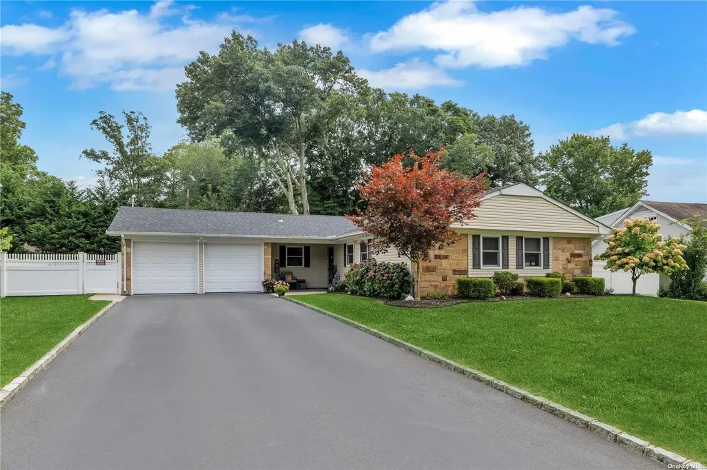 5 Skylark Lane Stony Brook NY 11790