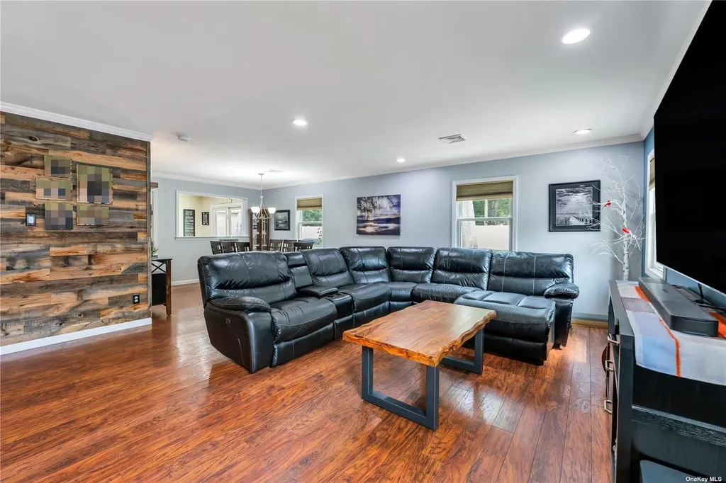 5 Skylark Lane Stony Brook NY 11790