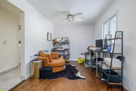 215 51st Street Lindenhurst NY 11757