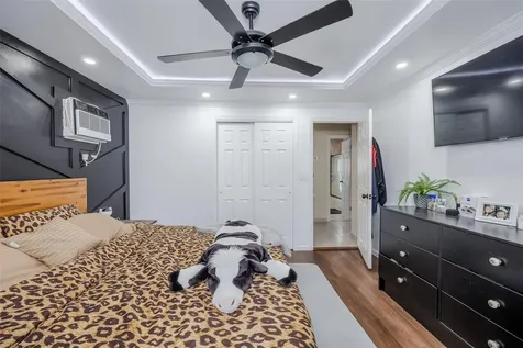 215 51st Street Lindenhurst NY 11757