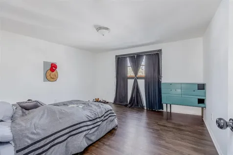 215 51st Street Lindenhurst NY 11757