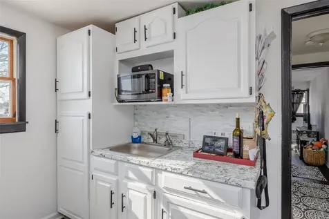 215 51st Street Lindenhurst NY 11757