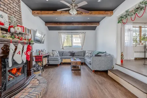 215 51st Street Lindenhurst NY 11757