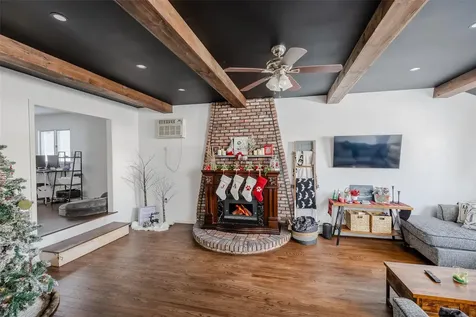 215 51st Street Lindenhurst NY 11757