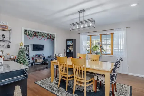 215 51st Street Lindenhurst NY 11757