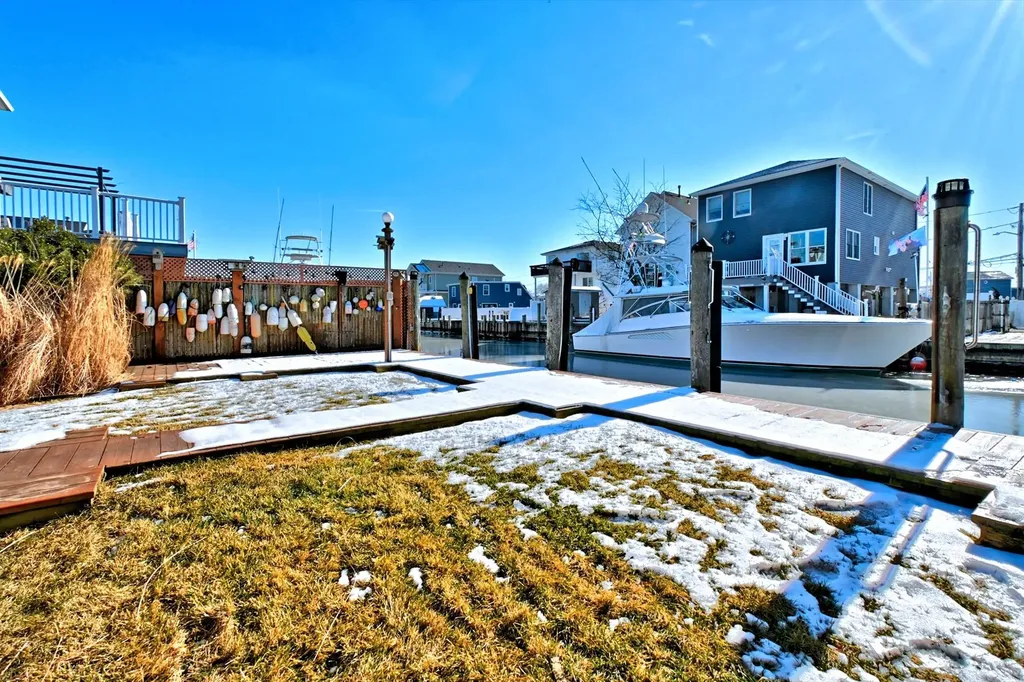 48 Pershing Avenue Babylon NY 11702