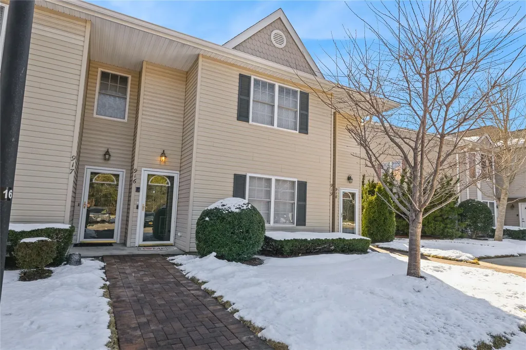 916 Altessa Boulevard Melville NY 11747
