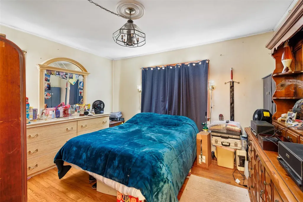 335 Colombo Avenue Copiague NY 11726