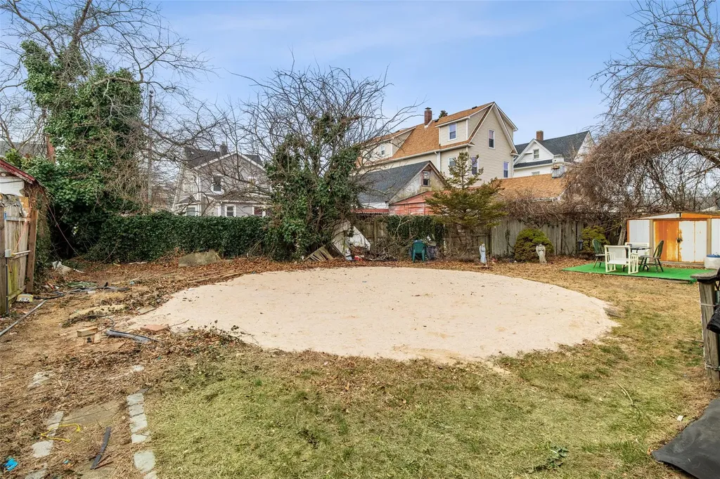 335 Colombo Avenue Copiague NY 11726