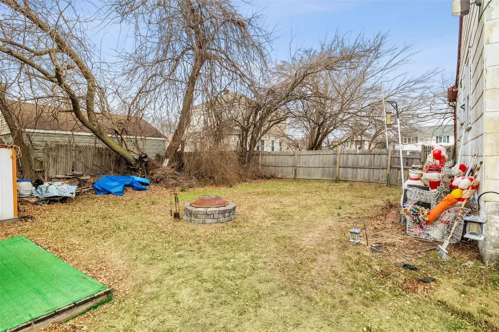 335 Colombo Avenue Copiague NY 11726