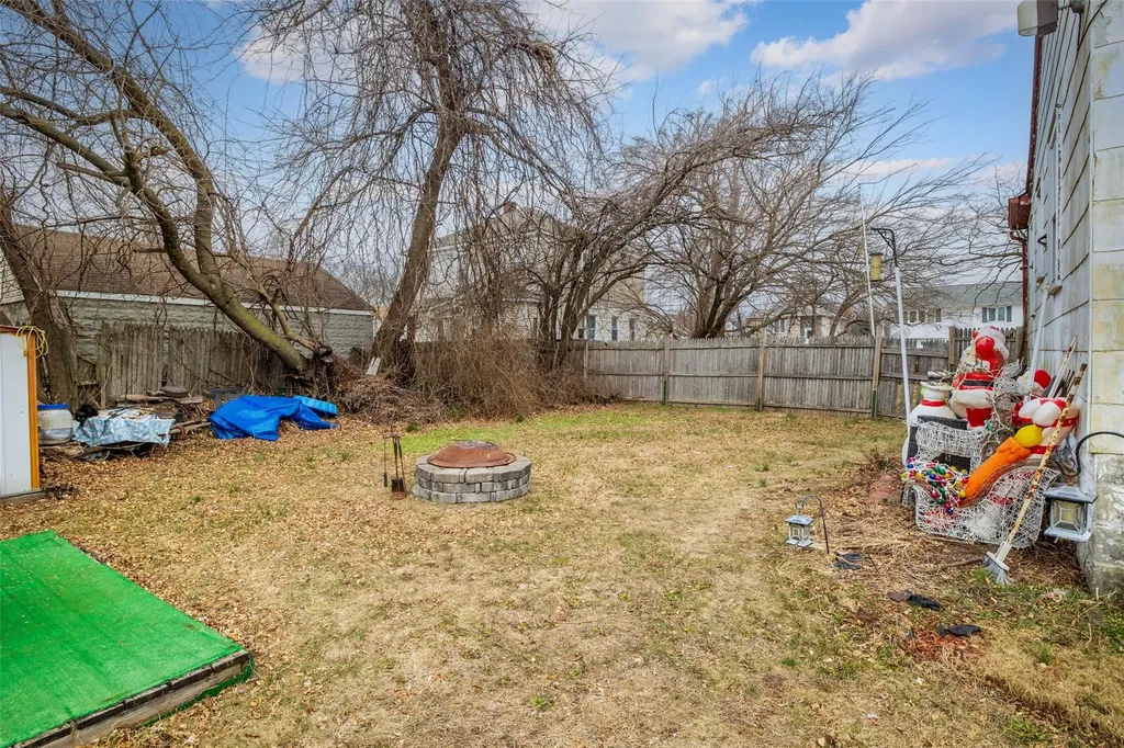 335 Colombo Avenue Copiague NY 11726