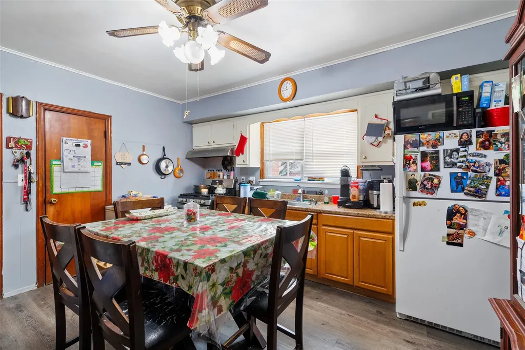 335 Colombo Avenue Copiague NY 11726