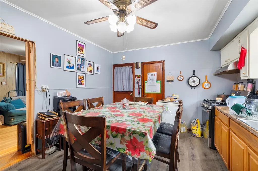 335 Colombo Avenue Copiague NY 11726