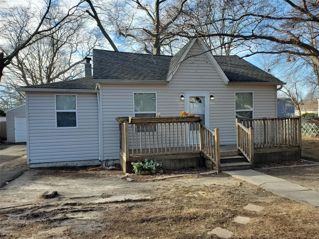 88 Woodside Road Brookhaven NY 11951