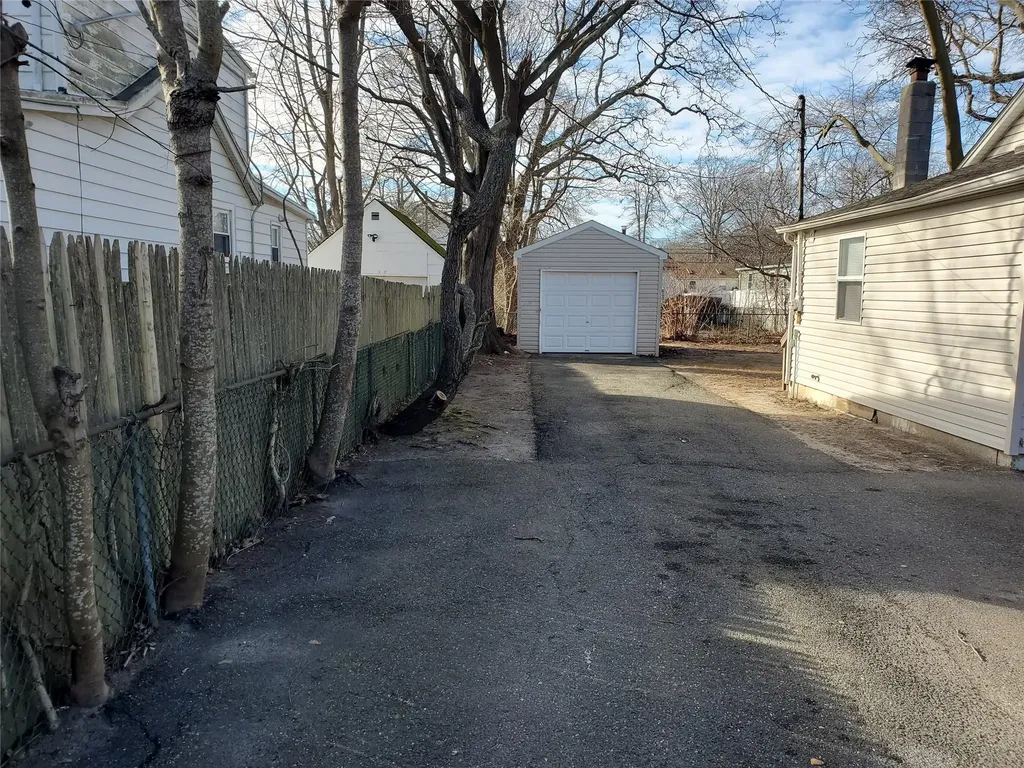88 Woodside Road Mastic Beach NY 11951