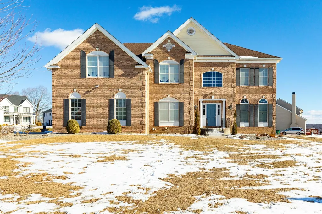 33 Old Field Road Poughkeepsie NY 12603