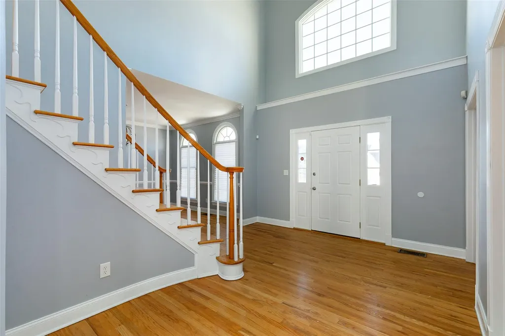 33 Old Field Road Poughkeepsie NY 12603