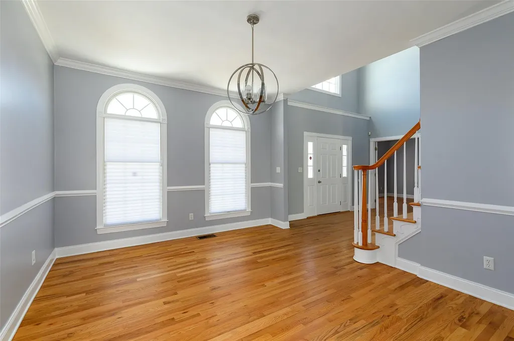 33 Old Field Road Poughkeepsie NY 12603