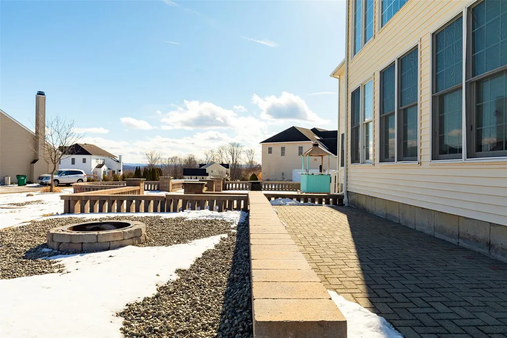 33 Old Field Road Poughkeepsie NY 12603